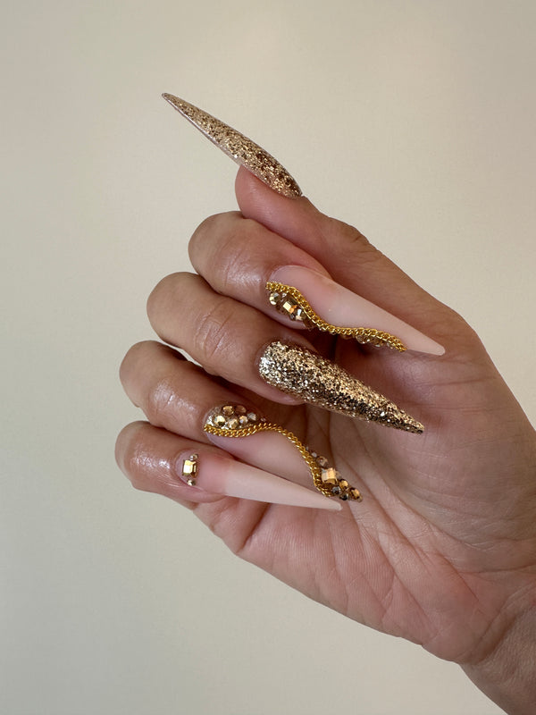 Mogul in Stiletto - Gold Card - XXL